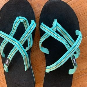 Size 9 women’s Teva Sandals
